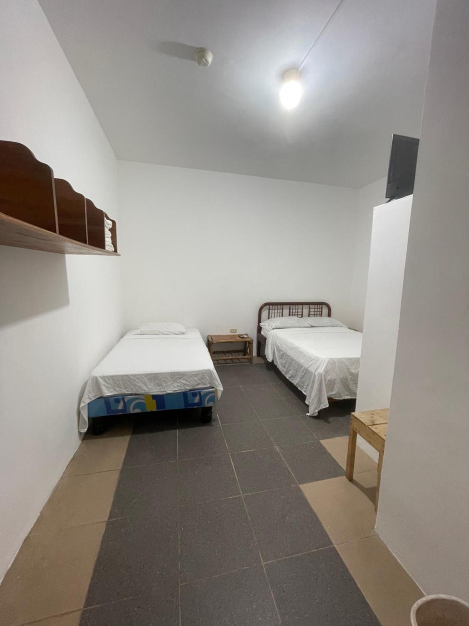 Casa De Huespedes "Darling" Hotel Puerto Baquerizo Moreno Ngoại thất bức ảnh