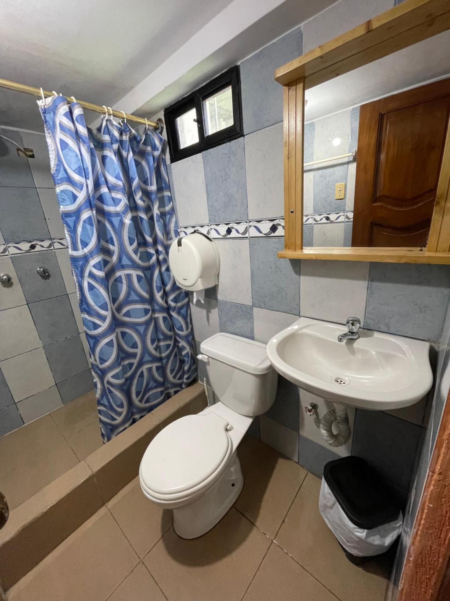 Casa De Huespedes "Darling" Hotel Puerto Baquerizo Moreno Ngoại thất bức ảnh