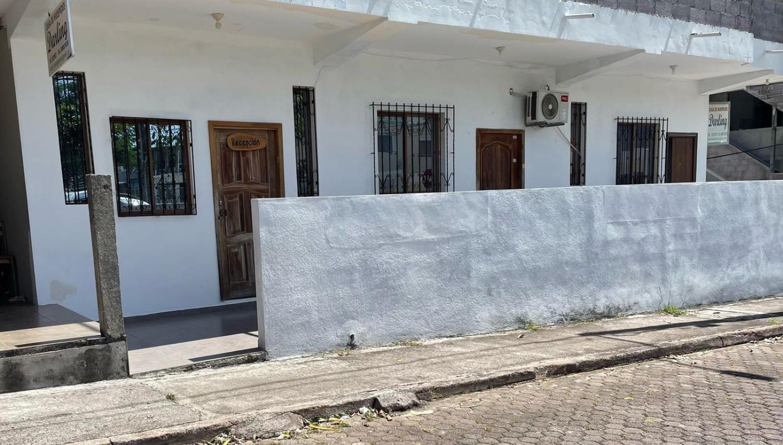 Casa De Huespedes "Darling" Hotel Puerto Baquerizo Moreno Ngoại thất bức ảnh