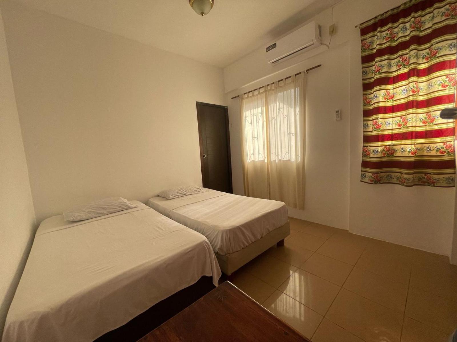 Casa De Huespedes "Darling" Hotel Puerto Baquerizo Moreno Ngoại thất bức ảnh