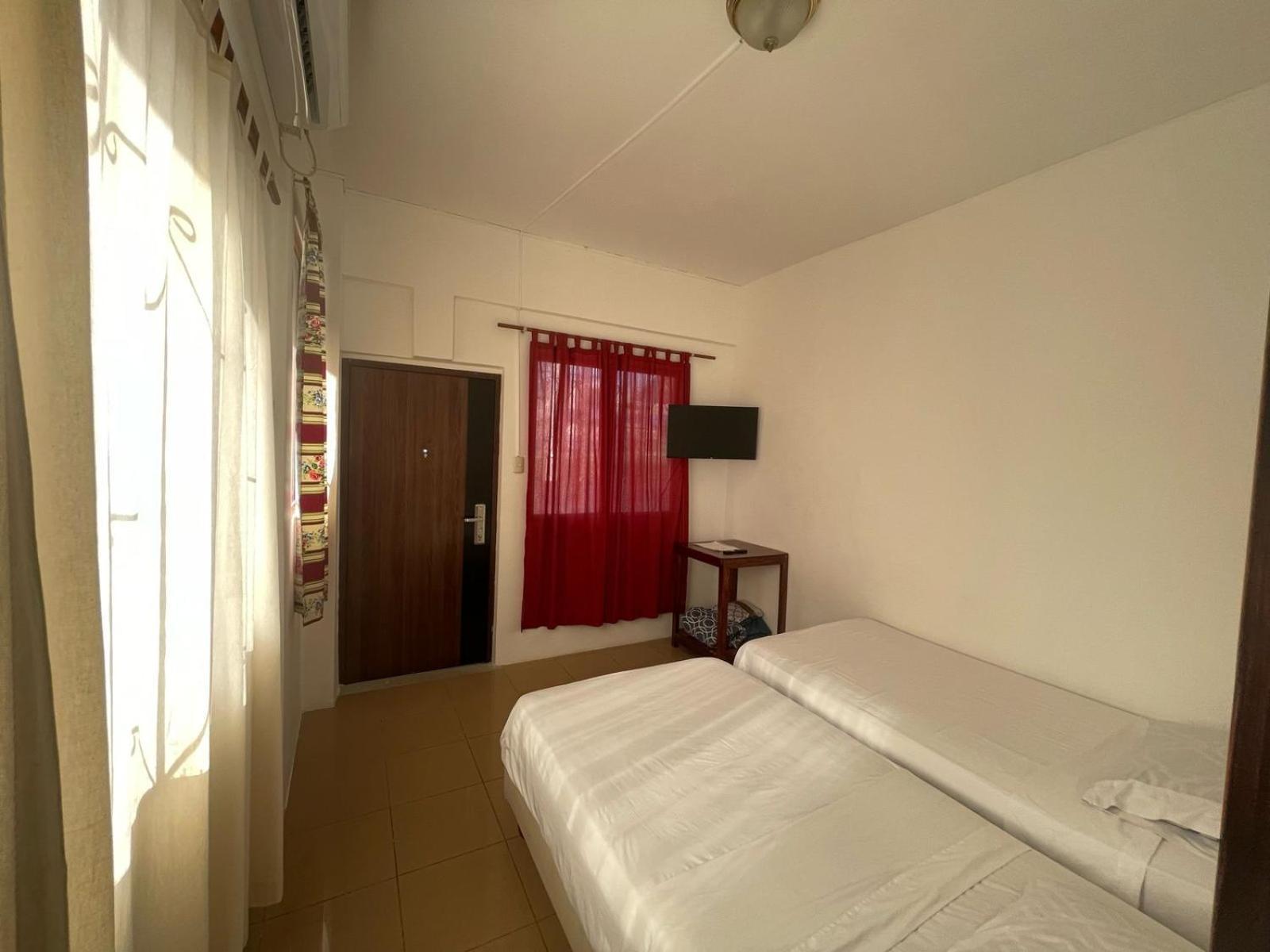 Casa De Huespedes "Darling" Hotel Puerto Baquerizo Moreno Ngoại thất bức ảnh