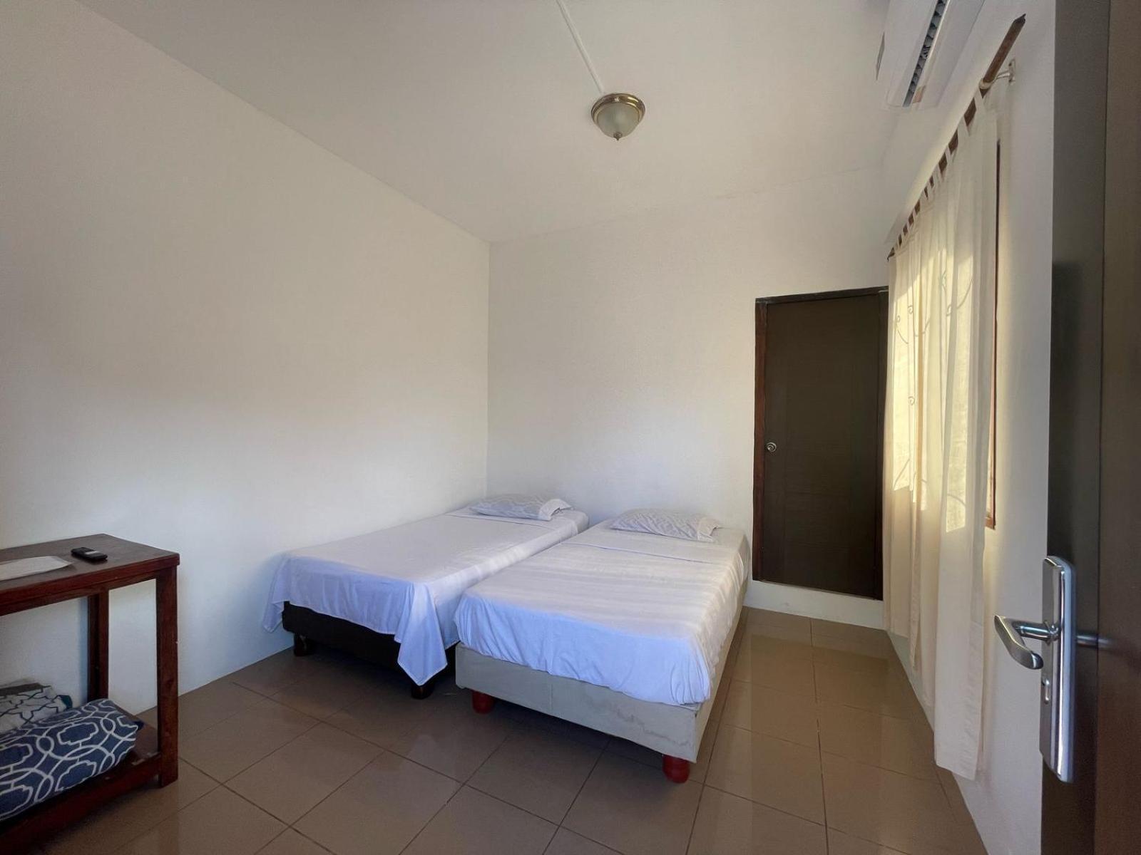 Casa De Huespedes "Darling" Hotel Puerto Baquerizo Moreno Ngoại thất bức ảnh